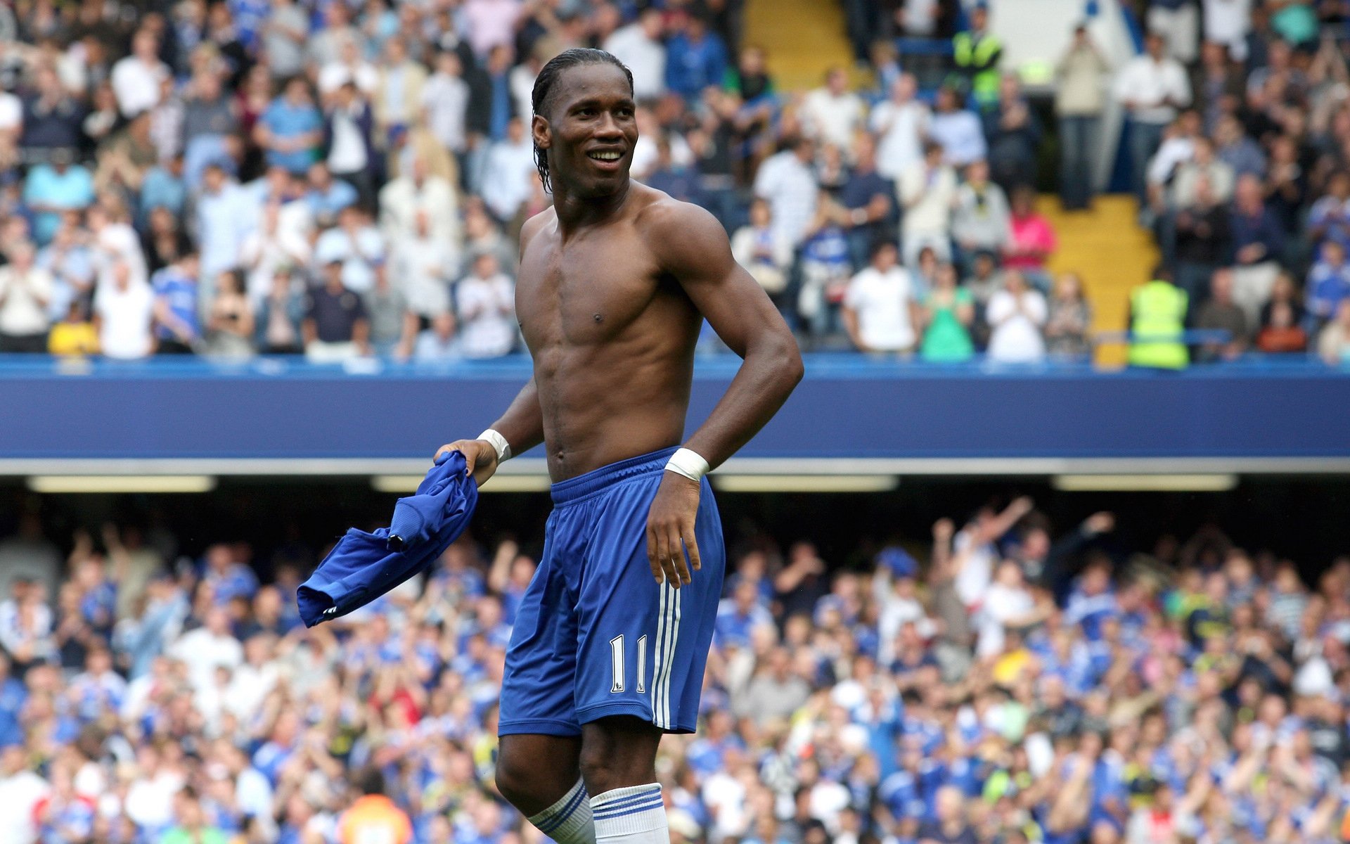 梅西第八次荣膺金球奖 刷新历史纪录再创足坛传奇